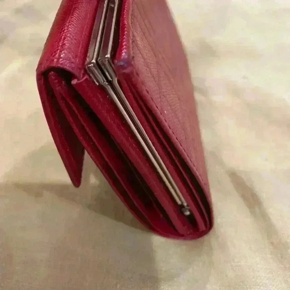 Burberry Red Embossed Check Leather Wallet - Picture 4 of 9